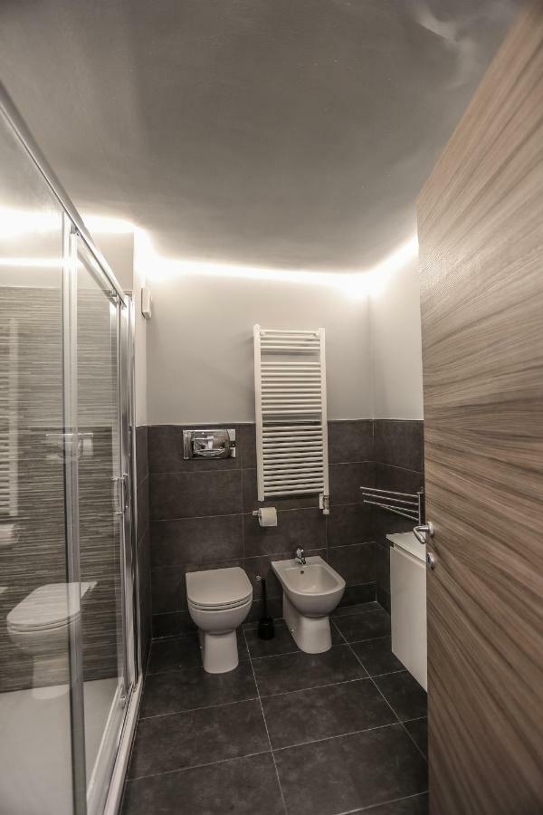 Stylish Apartment Near Duomo Milão Exterior foto